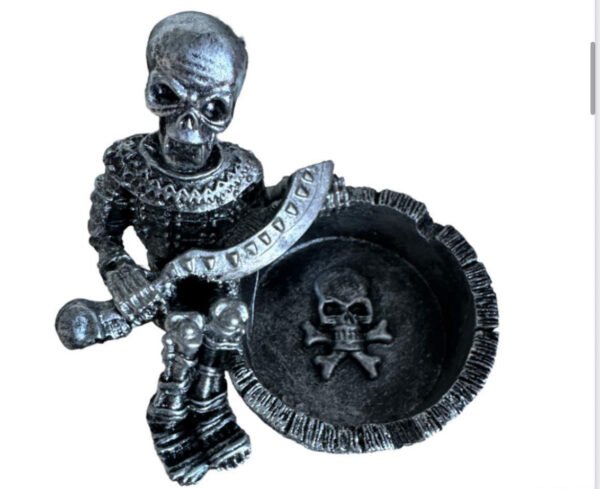 SITTING SKULL ASHTRAY - Image 2